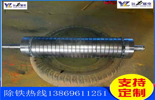 石英砂除鐵磁選機的性能特點_釩鈦鐵礦石英砂除鐵磁選機的性能特點型號參數及磁場強度,石英砂除鐵磁選機按磁場的強度分強磁除鐵機和低磁除鐵機,強磁除鐵機的磁場強度在12000高斯到15000高斯之間,低磁除鐵機的磁場強度在3000高斯左右。不同的礦物的則需要不同的選礦設備,結構性質的不同來選擇不同的磁場。遠力磁電的磁選設備型號齊全,規格標準,質量可靠,是廣大礦山公司的理想合作伙伴。 一、石英砂除鐵磁選機的性能特點_釩鈦鐵礦石英砂除鐵磁選機的性能特點型號參數及磁場強度 石英砂除鐵磁選機是一種永磁除鐵器,采用超強稀土永磁釹鐵硼作為磁源,磁笥能穩定,磁路設計獨特,此除鐵器磁力強,磁場梯度高,吸力遠大于國標除鐵器;具有自動糾偏功能的腰鼓形滾筒,全密封鑄鋼軸承座,保證除鐵器在各種惡劣環境下長期無故障工作。其廣泛應用于煤礦、碼頭、火力發電、水泥、建材等行業。 二、石英砂除鐵磁選機的性能特點_釩鈦鐵礦石英砂除鐵磁選機的性能特點型號參數及磁場強度性能特點: 1、采用計算機模擬磁路設計,磁場分布不合理,透磁深度大。 2、除鐵器本體比電磁除鐵器簡化,不需勵磁電源,不需冷卻系統。 3、省電節能,故障率低。 4、操作簡單,運行安全可靠 石英砂除鐵磁選機的性能特點_釩鈦鐵礦石英砂除鐵磁選機的性能特點型號參數及磁場強度,石英砂除鐵磁選機按磁場的強度分強磁除鐵機和低磁除鐵機,強磁除鐵機的磁場強度在12000高斯到15000高斯之間,低磁除鐵機的磁場強度在3000高斯左右。不同的礦物的則需要不同的選礦設備,結構性質的不同來選擇不同的磁場。遠力磁電的磁選設備型號齊全,規格標準,質量可靠,是廣大礦山公司的理想合作伙伴。 一、石英砂除鐵磁選機的性能特點_釩鈦鐵礦石英砂除鐵磁選機的性能特點型號參數及磁場強度 石英砂除鐵磁選機是一種永磁除鐵器,采用超強稀土永磁釹鐵硼作為磁源,磁笥能穩定,磁路設計獨特,此除鐵器磁力強,磁場梯度高,吸力遠大于國標除鐵器;具有自動糾偏功能的腰鼓形滾筒,全密封鑄鋼軸承座,保證除鐵器在各種惡劣環境下長期無故障工作。其廣泛應用于煤礦、碼頭、火力發電、水泥、建材等行業。 二、石英砂除鐵磁選機的性能特點_釩鈦鐵礦石英砂除鐵磁選機的性能特點型號參數及磁場強度性能特點: 1、采用計算機模擬磁路設計,磁場分布不合理,透磁深度大。 2、除鐵器本體比電磁除鐵器簡化,不需勵磁電源,不需冷卻系統。 3、省電節能,故障率低。 4、操作簡單,運行安全可靠